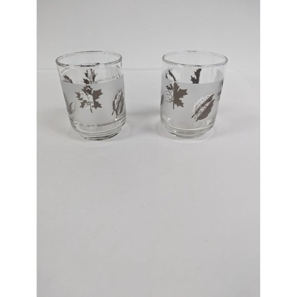 Set of 2 Vintage Libbey Silver Leaf Frosted Glasses 3" by 2 1/4" - Picture 1 of 6
